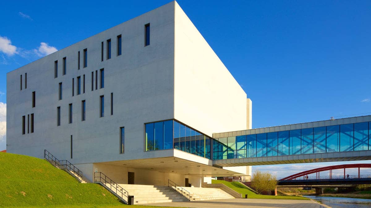 Высшая школа иностранных языков им. Богумила Линде в Познани галерея - 1