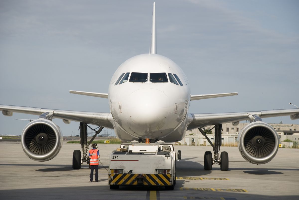 техник авионик в техникуме Польши